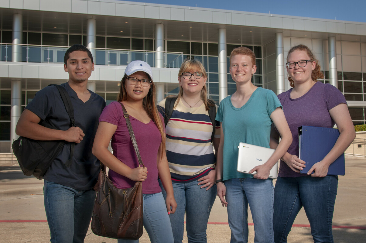 High school students in Plano will be able to earn an associate degree and a high school diploma at the same time.