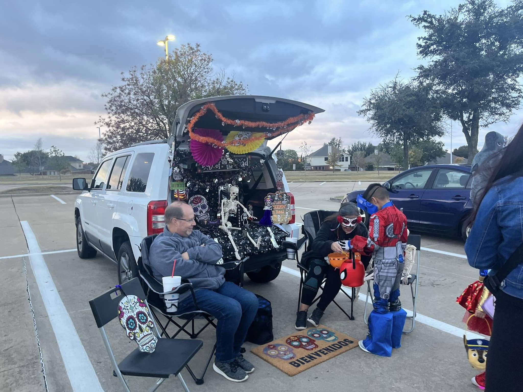 child trick-or-treating 